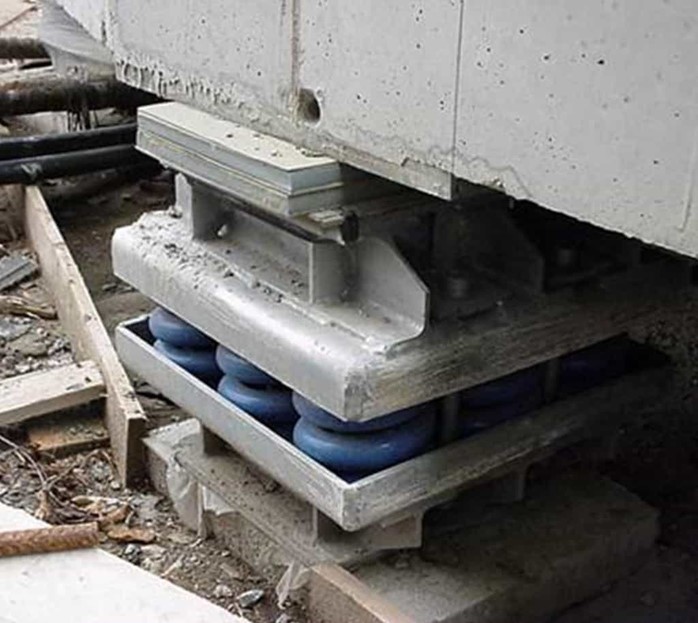 De Aarde bestaat uit 15 tektonische aardplaten waarvan 9 grote aardplaten zijn, en 6 kleinere aardplaten